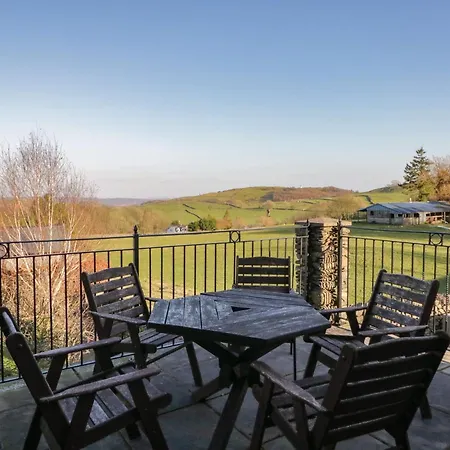 Feriehus The Old Rookery *